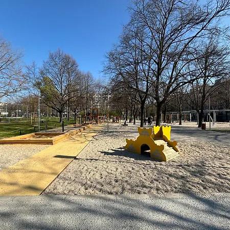 New 1 - Self Check In, Free Parking * Μπρατισλάβα