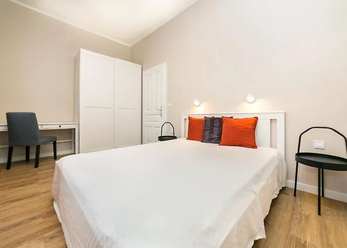 New 1 - Self Check In, Free Parking Appartement