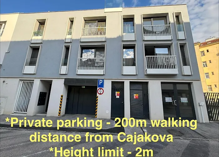 New 1 - Self Check In, Free Parking * Μπρατισλάβα