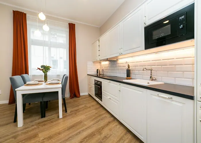 New 1 - Self Check In, Free Parking