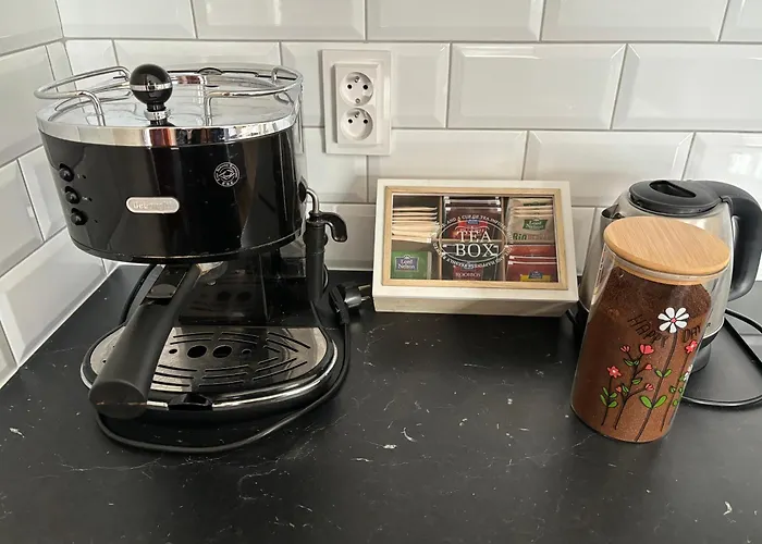 New 1 - Self Check In, Free Parking *