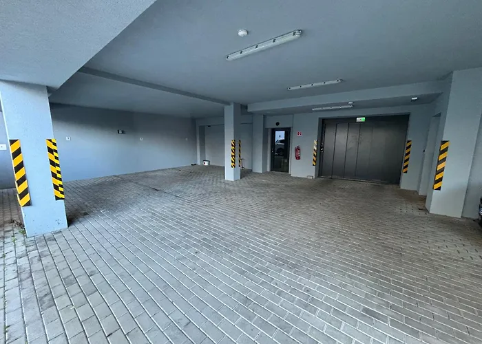 New 1 - Self Check In, Free Parking *